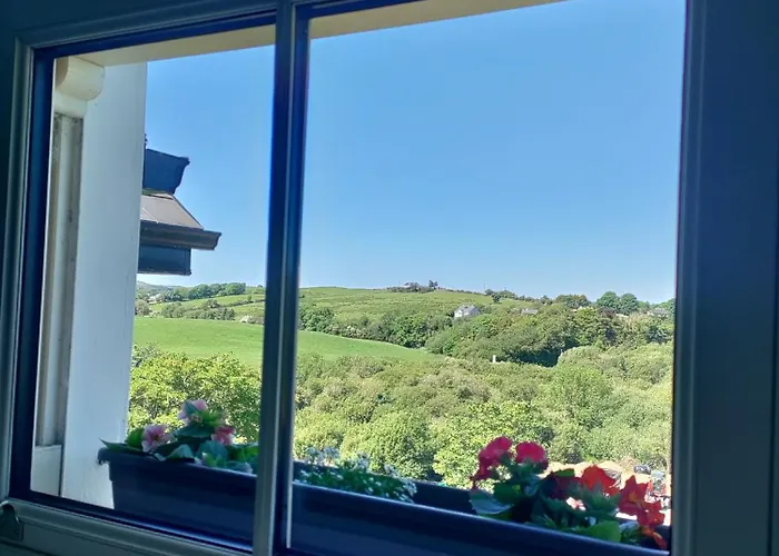 Hillside Haven F94ew71 3*